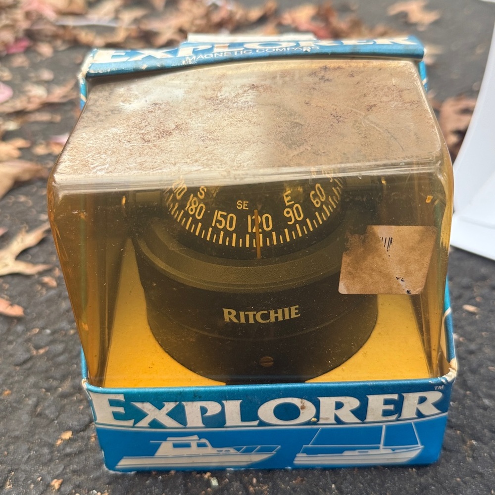 Brand New Vintage Ritchie Explorer Magnetic Compass in original packaging
